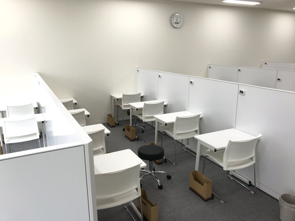 充実の学習環境:きれいで、気持ちよく学習できるレッスンスペース