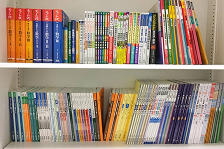 充実の学習環境:多様なテキストをご用意し、お子さまに最適なものをご提案しています。