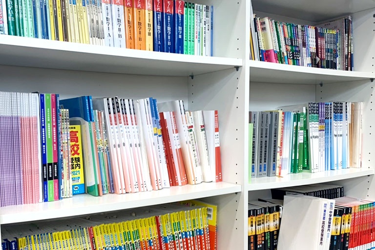 充実の学習環境:多様なテキストをご用意し、お子さまに最適なものをご提案しています。