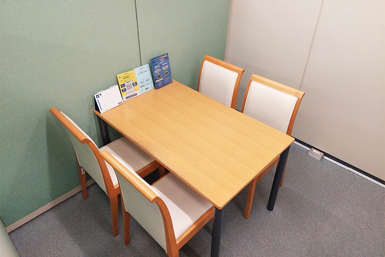 充実の学習環境:学習相談、進路相談などはこちらの面談室にて実施いたします。