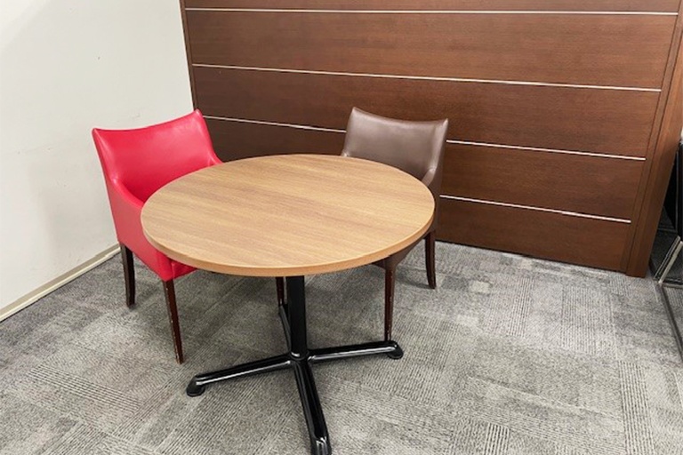 充実の学習環境:ちょっとした相談・質問をしやすいオープンスペースです。