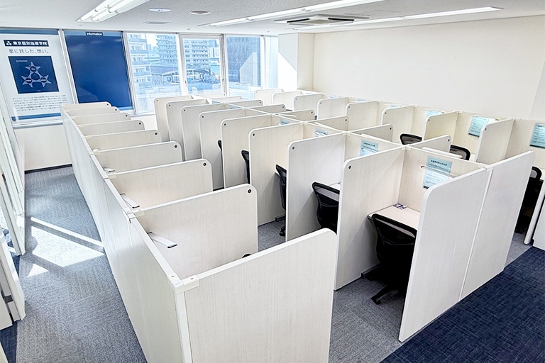 充実の学習環境:無料で使用できる自習席。集中しやすいと評判です。