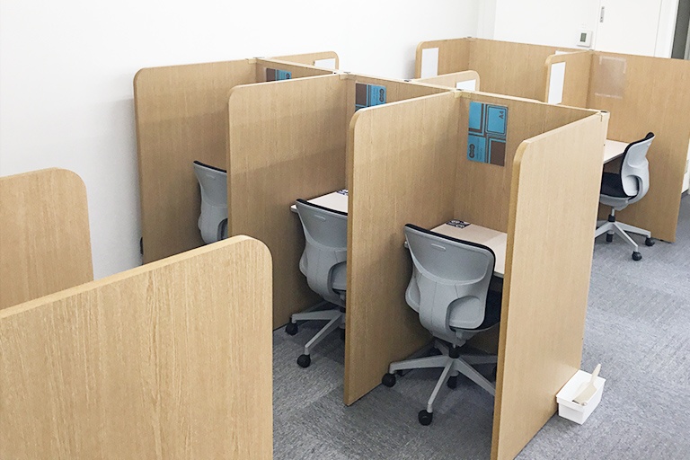 充実の学習環境:静かで集中しやすい自習スペース。