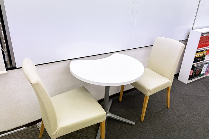 充実の学習環境:ちょっとした相談・質問をしやすいオープンスペース