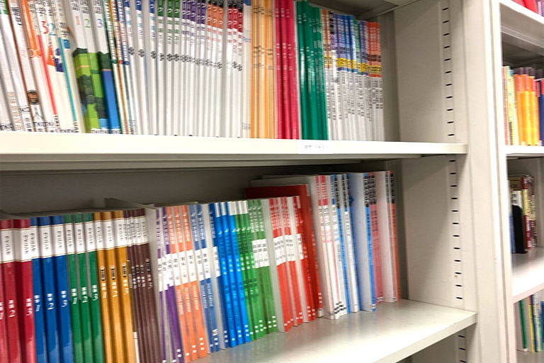 充実の学習環境:多様なテキストをご用意し、お子さまに最適なものをご提案しています。