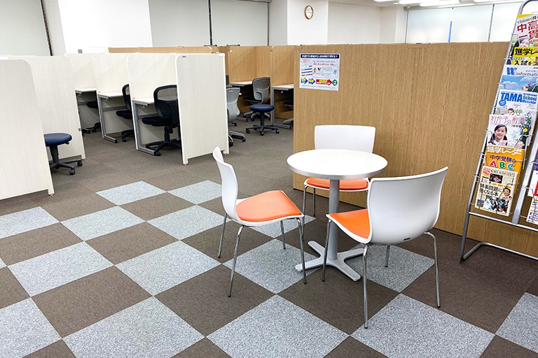 充実の学習環境:ちょっとしたご質問・ご相談をしていただけるフリースペース。