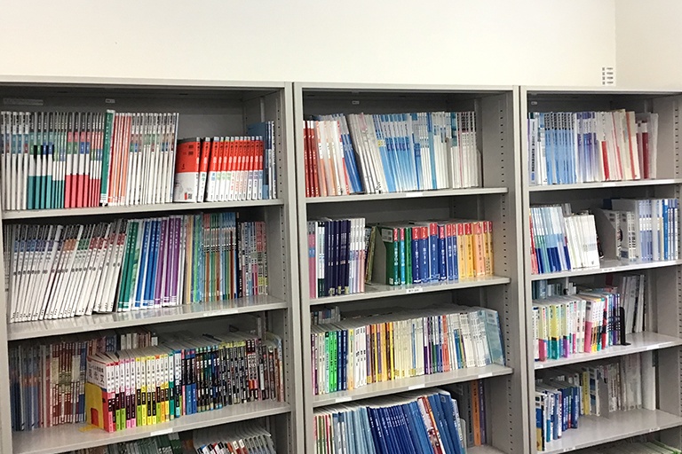 充実の学習環境:豊富な教材をご用意しています。お子様にあった教材で授業を行います。