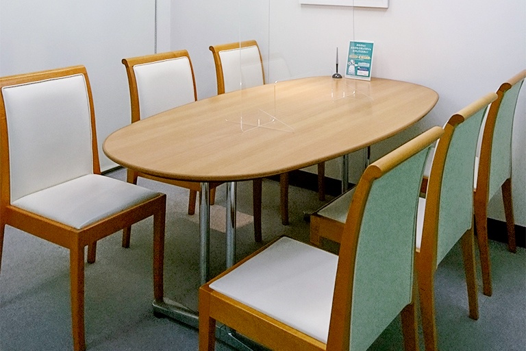 充実の学習環境:こちらが面談室です。年数回の面談を実施。進路や学習方法について定期的にご提案しています。