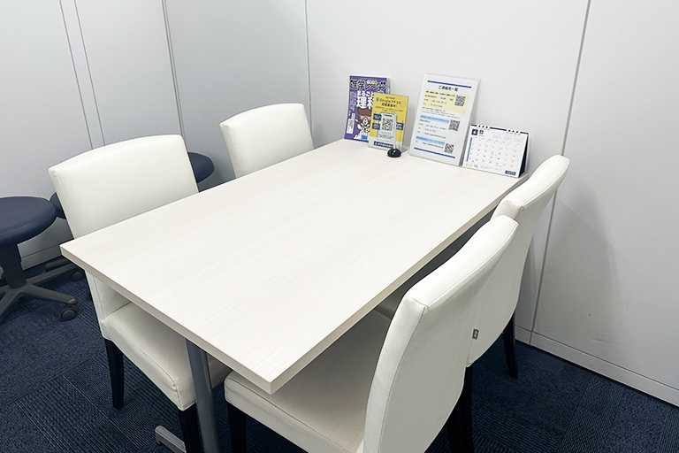 充実の学習環境:年数回の面談を実施。進路や学習方法について定期的にご提案しています。