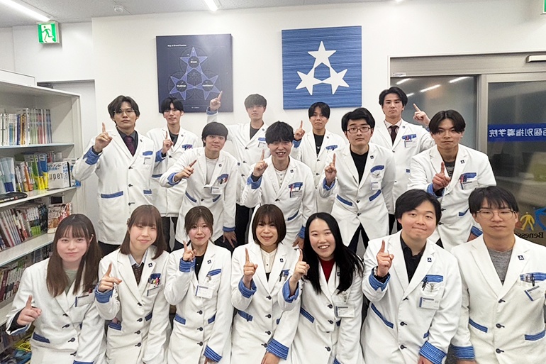 熱意ある先生たち。教室全体でお子さまの学習をサポートします。