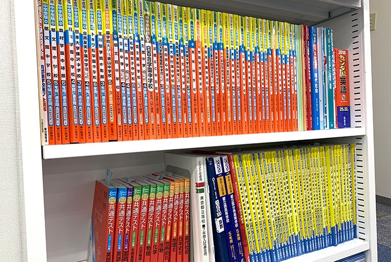 充実の学習環境:対応テキストや問題は、多種多様。お子さまの課題や目標に合わせて対応しています。