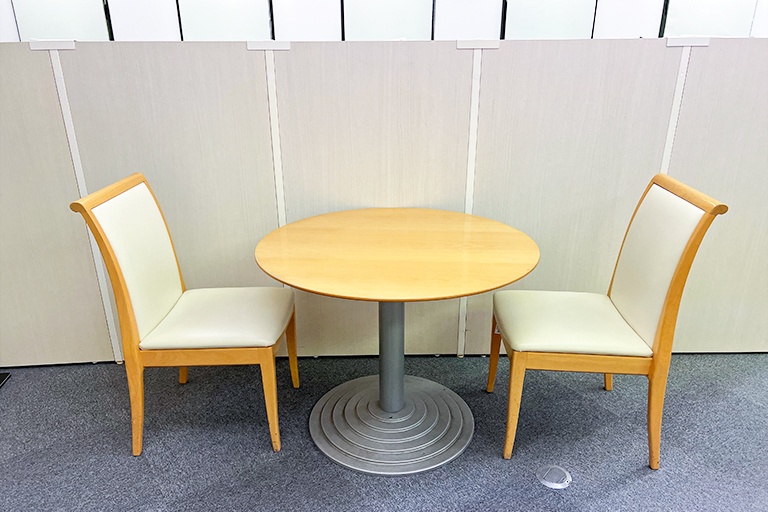 充実の学習環境:オープンな環境のフリースペース。お気軽にご質問・ご相談などをしていただけます。