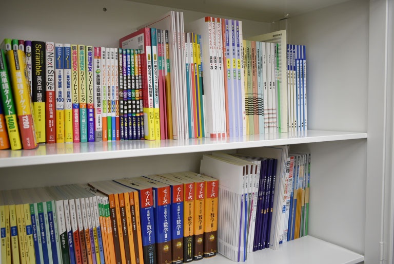 充実の学習環境:多様なテキストをご用意し、お子さまに最適なものをご提案しています。