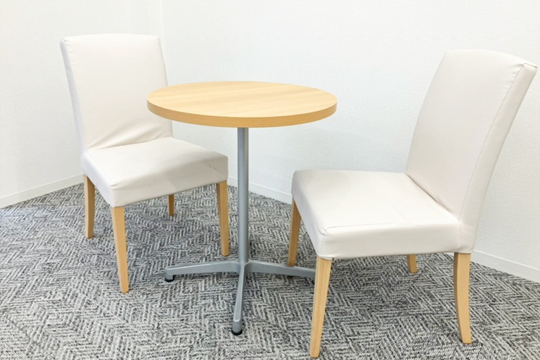 充実の学習環境:オープンな環境のフリースペース。どんなことでも気軽にご相談ください。