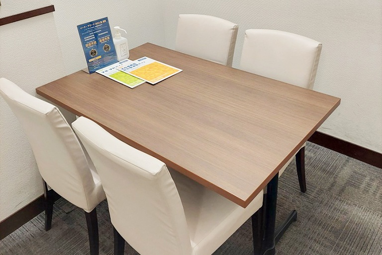 充実の学習環境:面談室になります。お子さまの学習状況のご報告などもこちらで実施させていただきます。